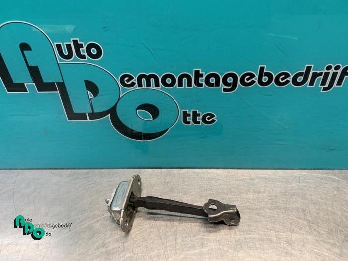 Butée 4portes arrière droite d'un Nissan Note (Note 06-), -, 3 mois de garantie, Utilisé, -