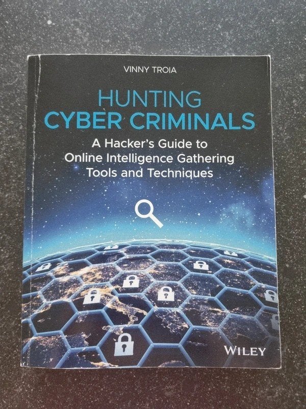Hunting Cyber criminals, Boeken, Informatica en Computer, Ophalen of Verzenden, Zo goed als nieuw, Overige onderwerpen