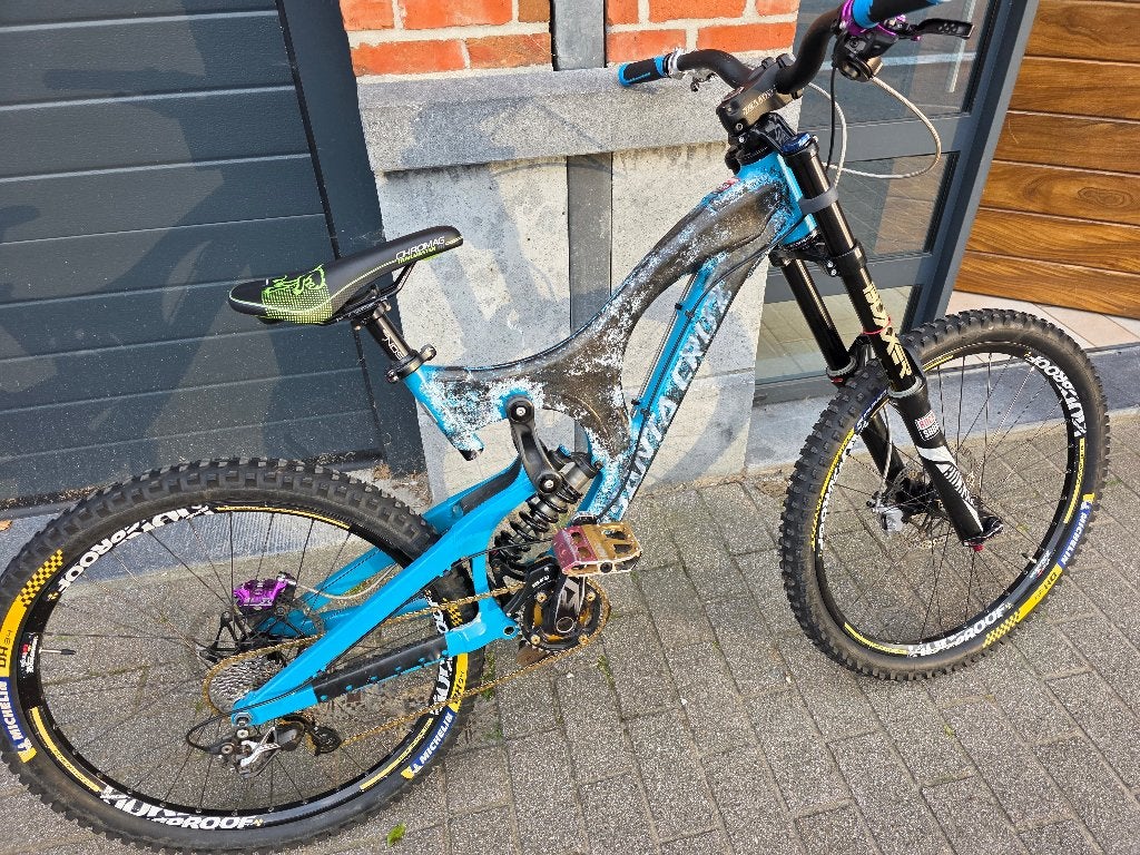 Santa cruze v10 2010 medium downhill bike, Gebruikt, 49 tot 53 cm, Schijfrem, Ophalen