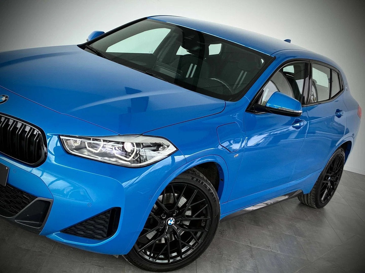 BMW X2 1.5iAxDrive25ePHEV-PACKM-1ERPRO-GPS-CAMERA-PDC-TVA, Euro 6, Entreprise, Noir, 5 portes