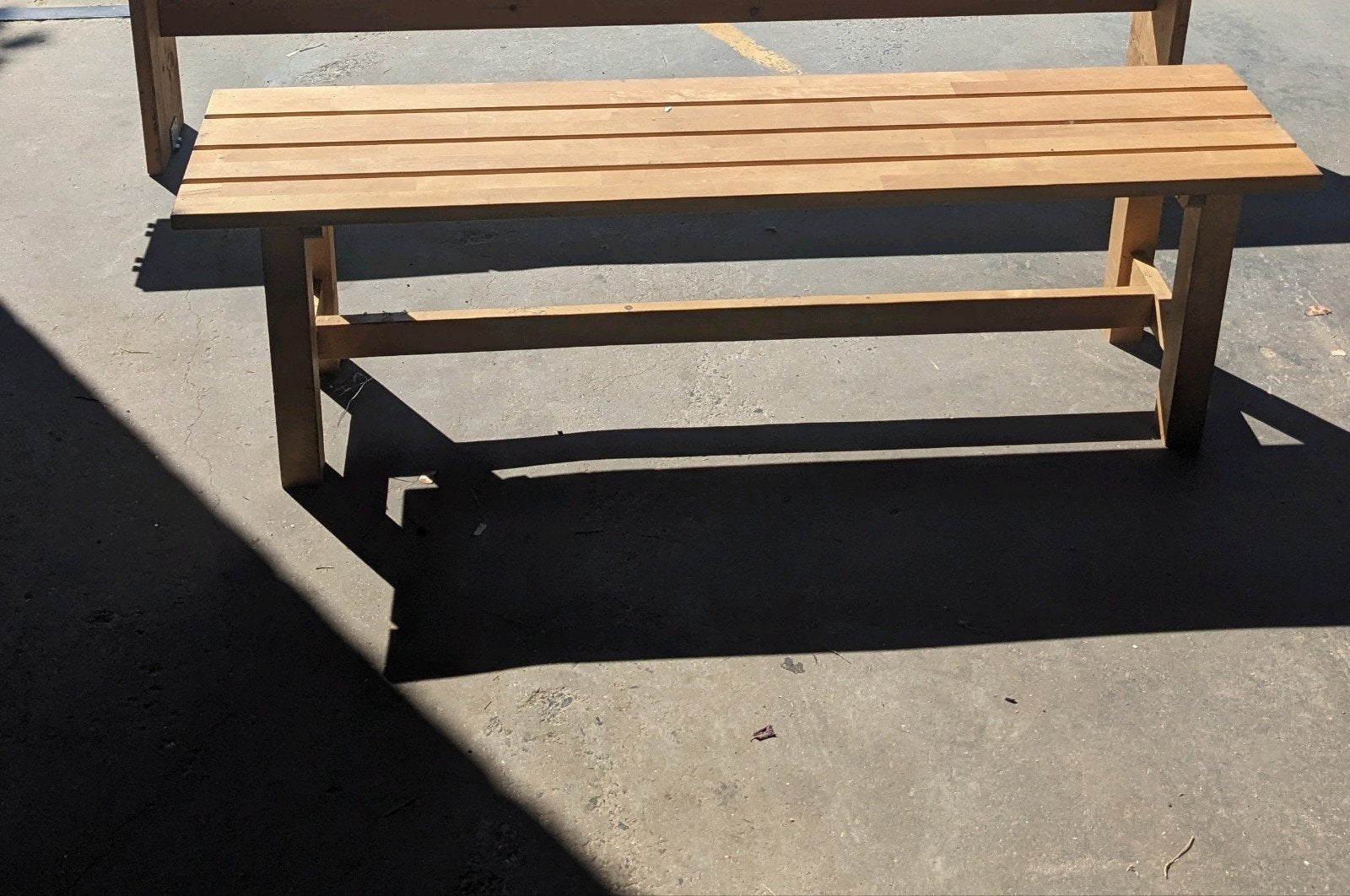 Houten Ikea bankjes, Enlèvement