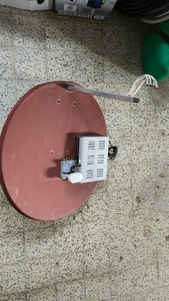 Schotel antenne + 4 koppen + ontvanger, Ophalen