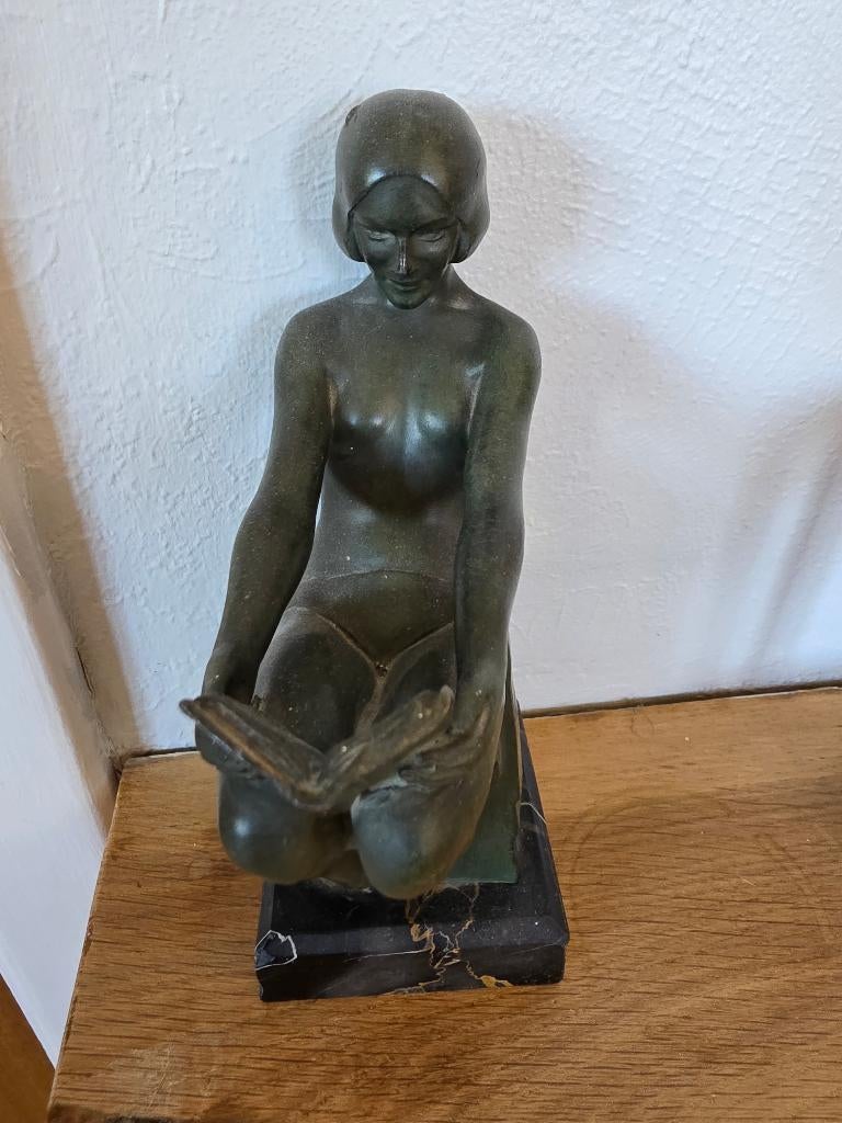 Statue  en régule, Enlèvement, Bronze