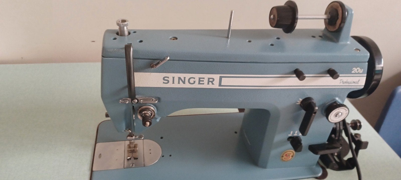 machine à coudre professionnelle singer 20u, Hobby & Loisirs créatifs, Singer, Machine à coudre, Industrie, Comme neuf