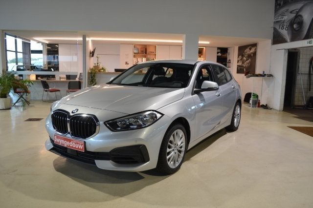 BMW 118i climatisation, Navi, PDC, Car Play, garantie, Argent ou Gris, Achat, Euro 6, Entreprise