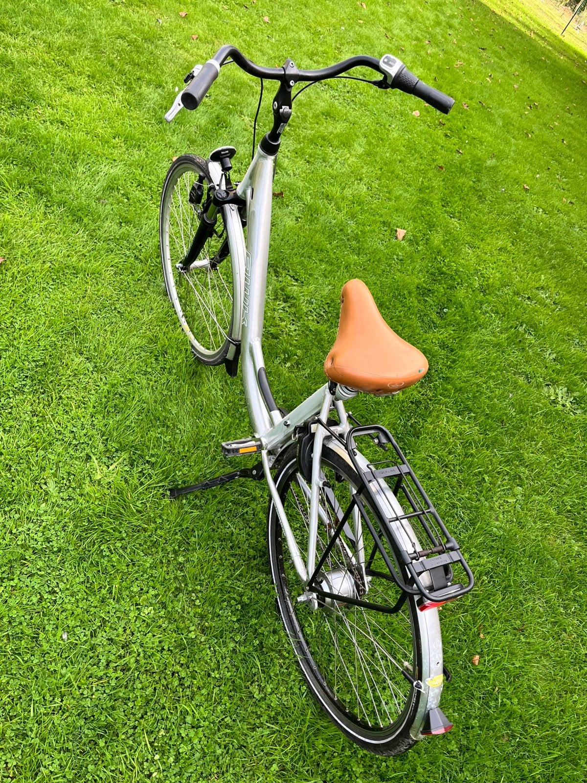 Damesfiets 28 inch, Fietsen en Brommers, Ophalen, Zo goed als nieuw