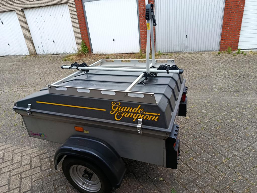 Verhuur bagagewagen saris., Ophalen of Verzenden