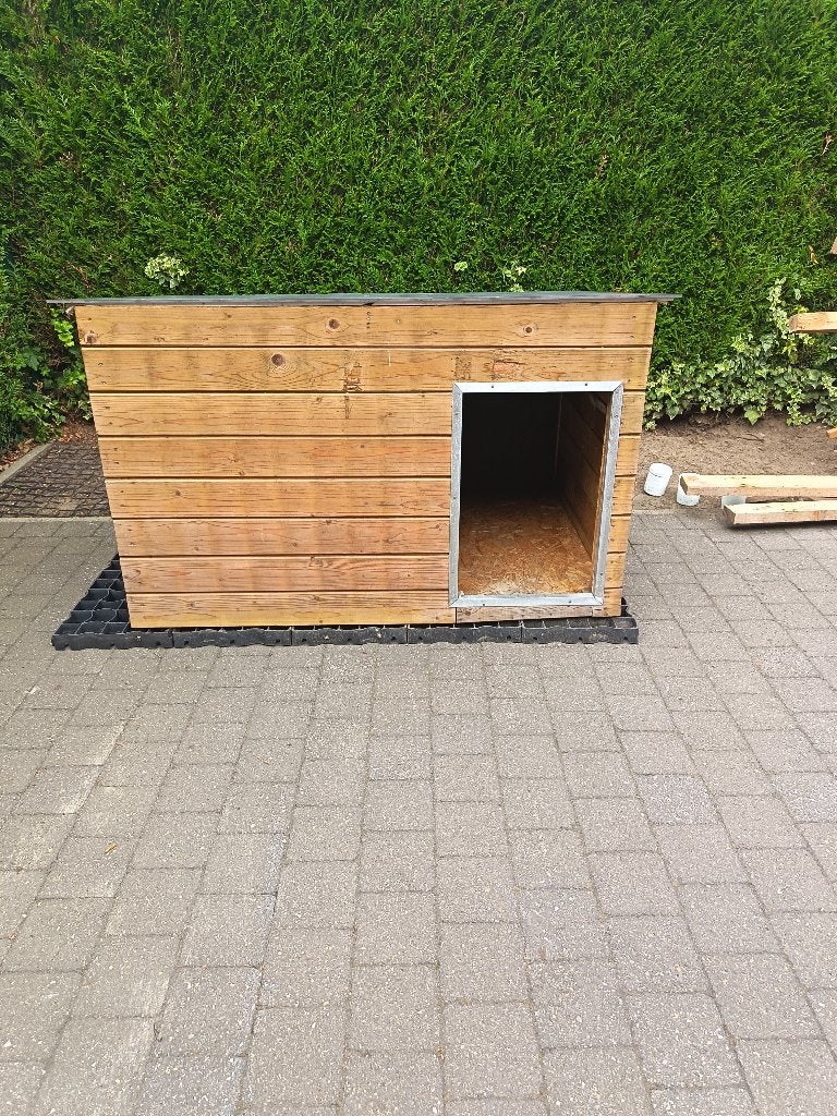 Geïsoleerd hondenhok, Dieren en Toebehoren, Ophalen, 65 tot 100 cm, Hondenhok, 110 cm of meer