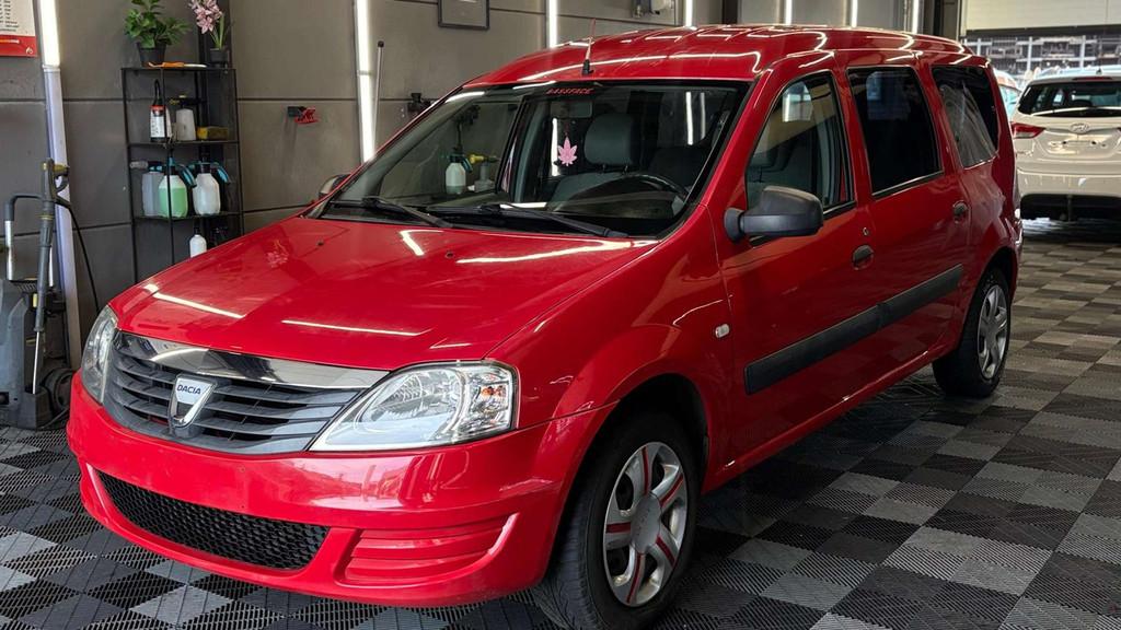 Dacia Logan MCV 1.5 BJ 2010 KM 176dkm 7 PLAATSEN, Autos, Dacia, Rouge, Achat, 63 kW, Entreprise