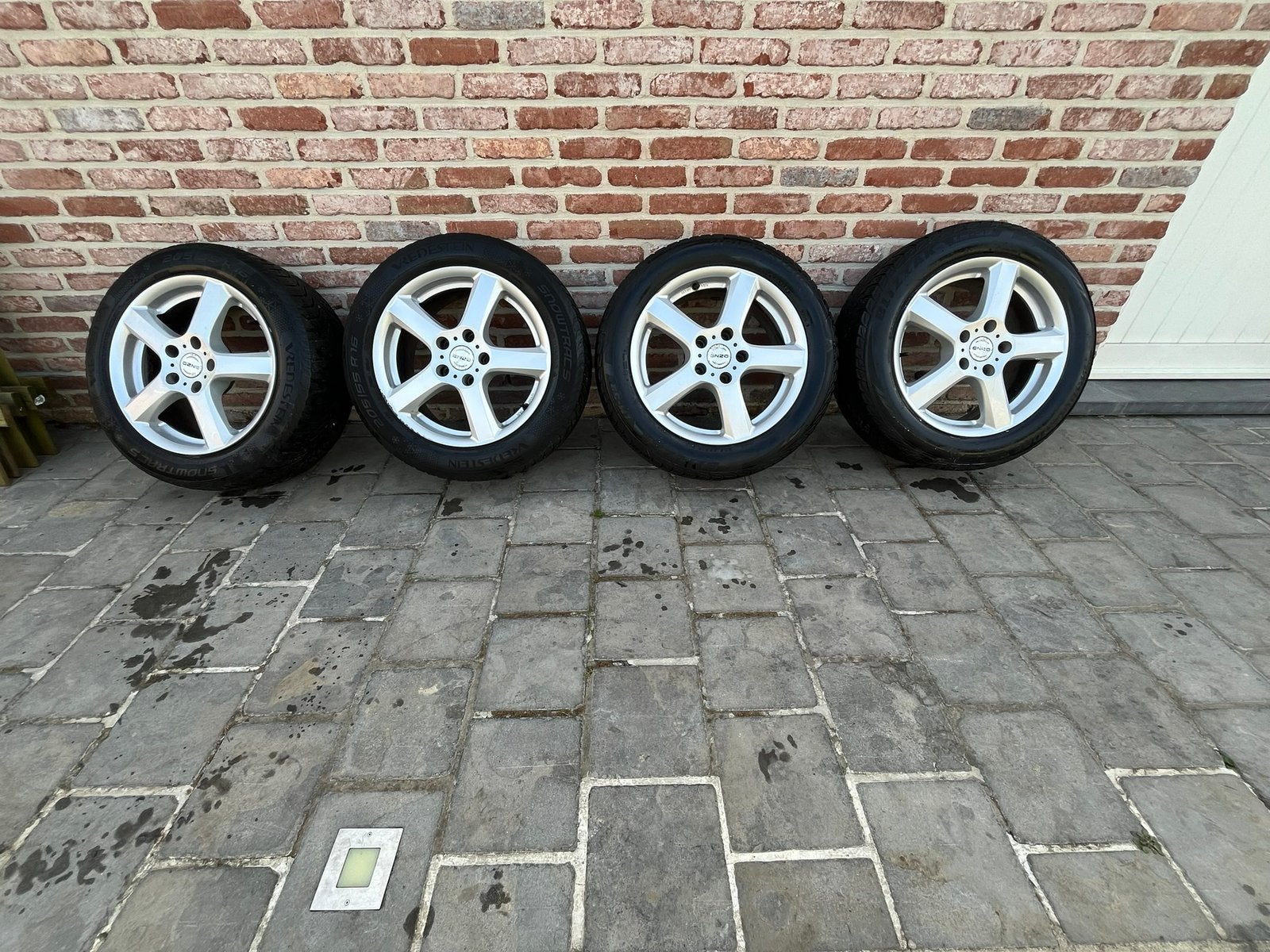 Set winterbanden op velg 205/55 R16, Ophalen, Winterbanden