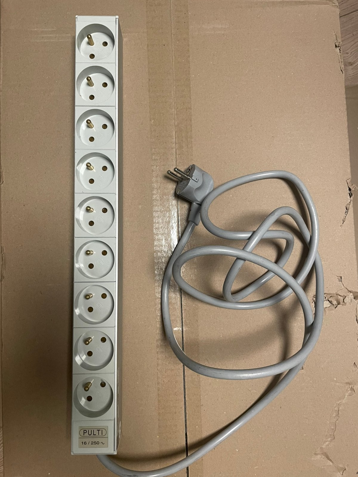 Bloc multiprise x8, Bricolage & Construction, Électricité & Câbles, Enlèvement, Utilisé