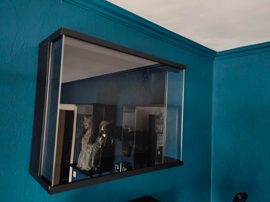 Vitrines du mesure / hot toys / prime 1 studio