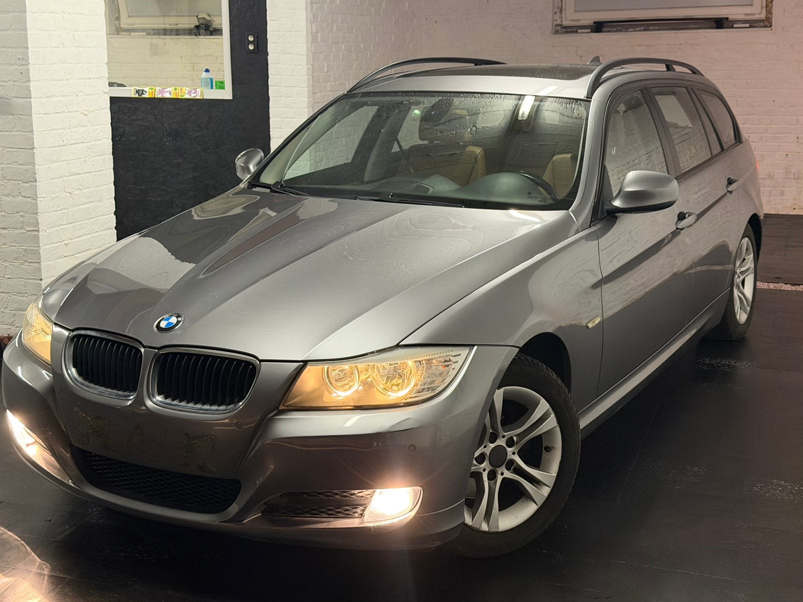 ** BMW 320i AUTOMATIQUE TOIT PANNO EURO5 ESSENCE **, Euro 5, Achat, Entreprise, 170 kW