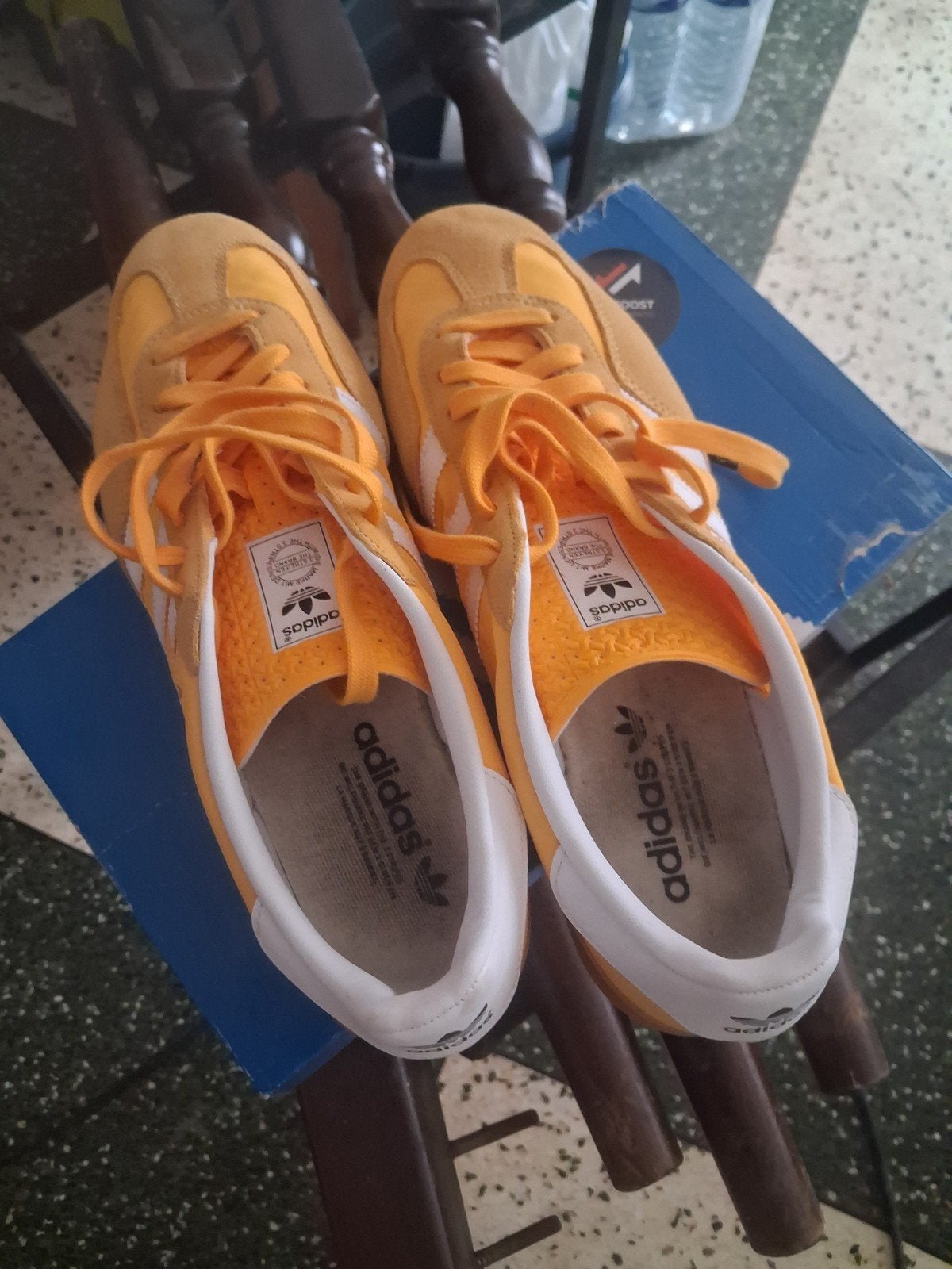 basket adidas, Sports & Fitness, Adidas, Enlèvement ou Envoi, Comme neuf, Autres sports