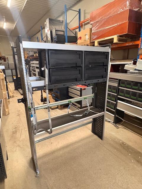 BOTT (1126) L128 B33 H171 €549, Ophalen, Zo goed als nieuw