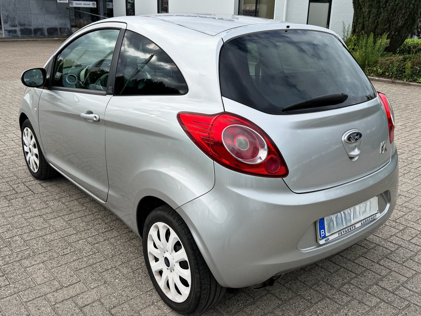 Ford Ka 1.2i benzine 124000km bj 2012, Autos, Ka, Boîte manuelle, Noir, Particulier
