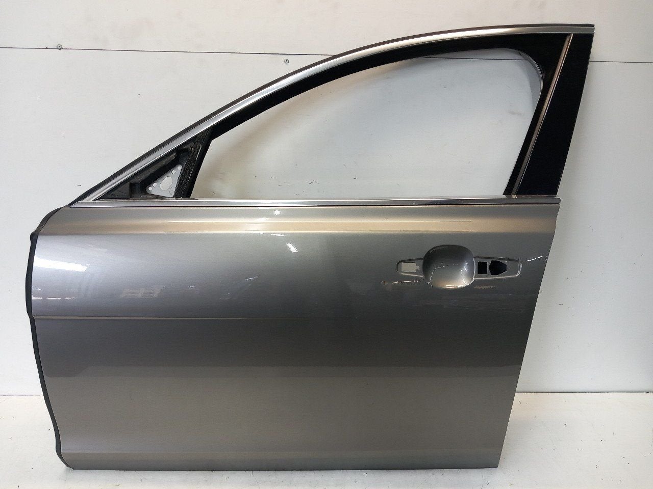 Portier links voor Jaguar XF, Onderdelen@venauto.nl, Van der Ven Autorecycling B.V., Gebruikt, Ettenseweg 76, 4706 PB Roosendaal, The Netherlands