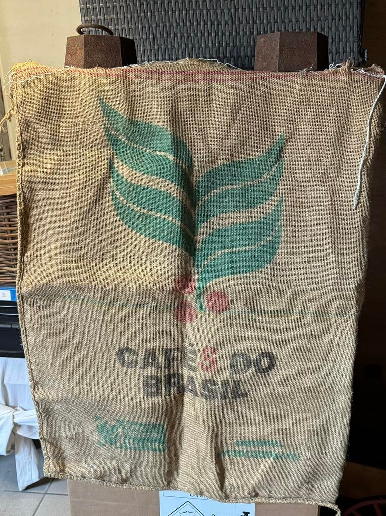 Ancien sac à café, Enlèvement