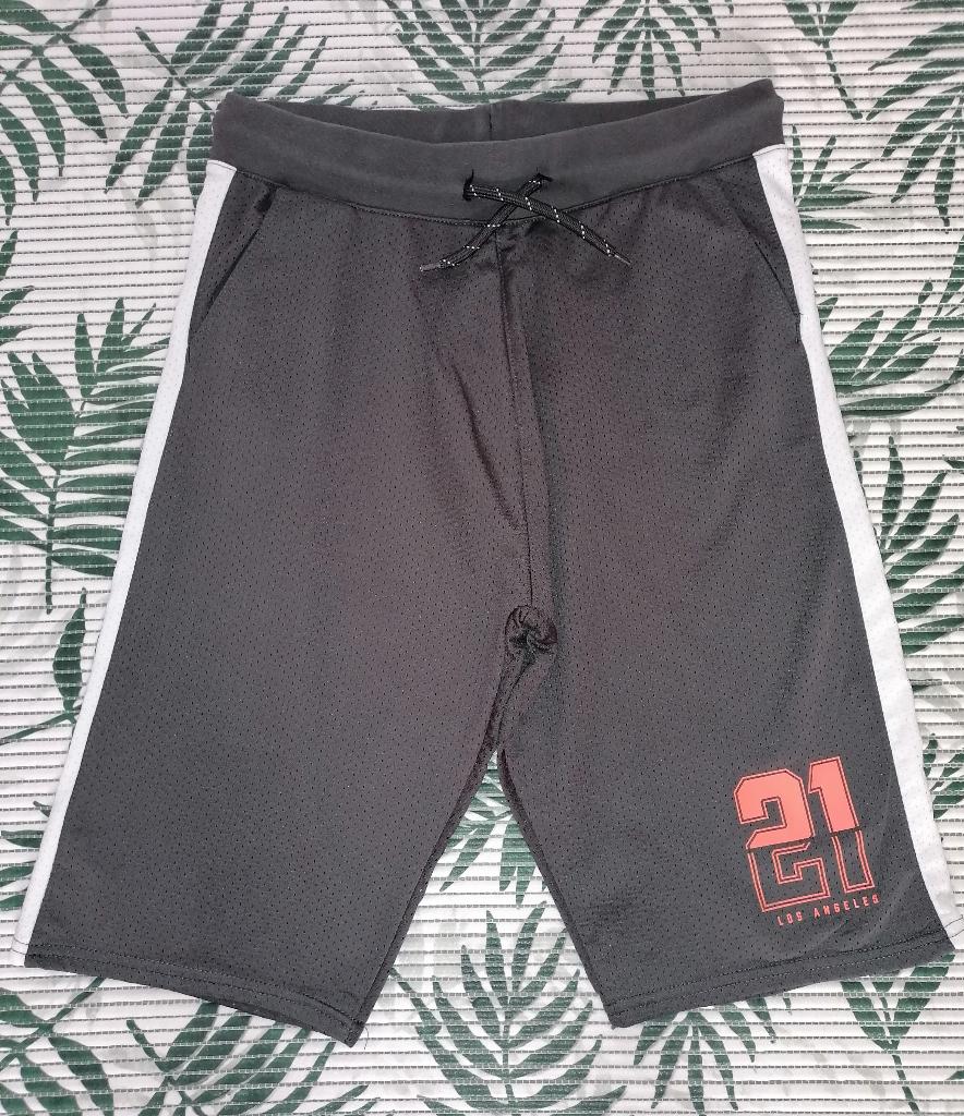 Bermuda,maat 170, Enfants & Bébés, Vêtements enfant | Taille 170, Enlèvement ou Envoi, Comme neuf, Garçon, Pantalon