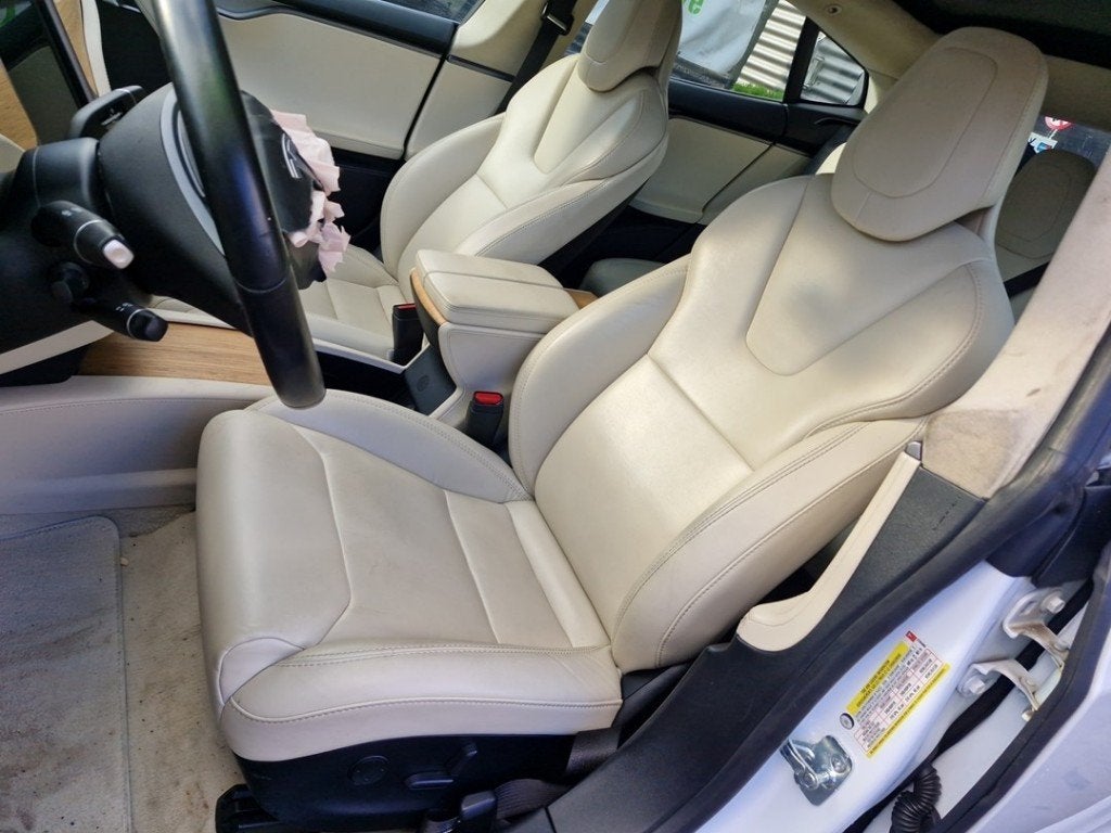INTERIEUR Tesla Model S (01-2012/01-2026), Germany_Sales@tesla.com, Gebruikt, Overige automerken, Ludwig-Prandtl-Straße 27 - 29
12526  Berlin, DE