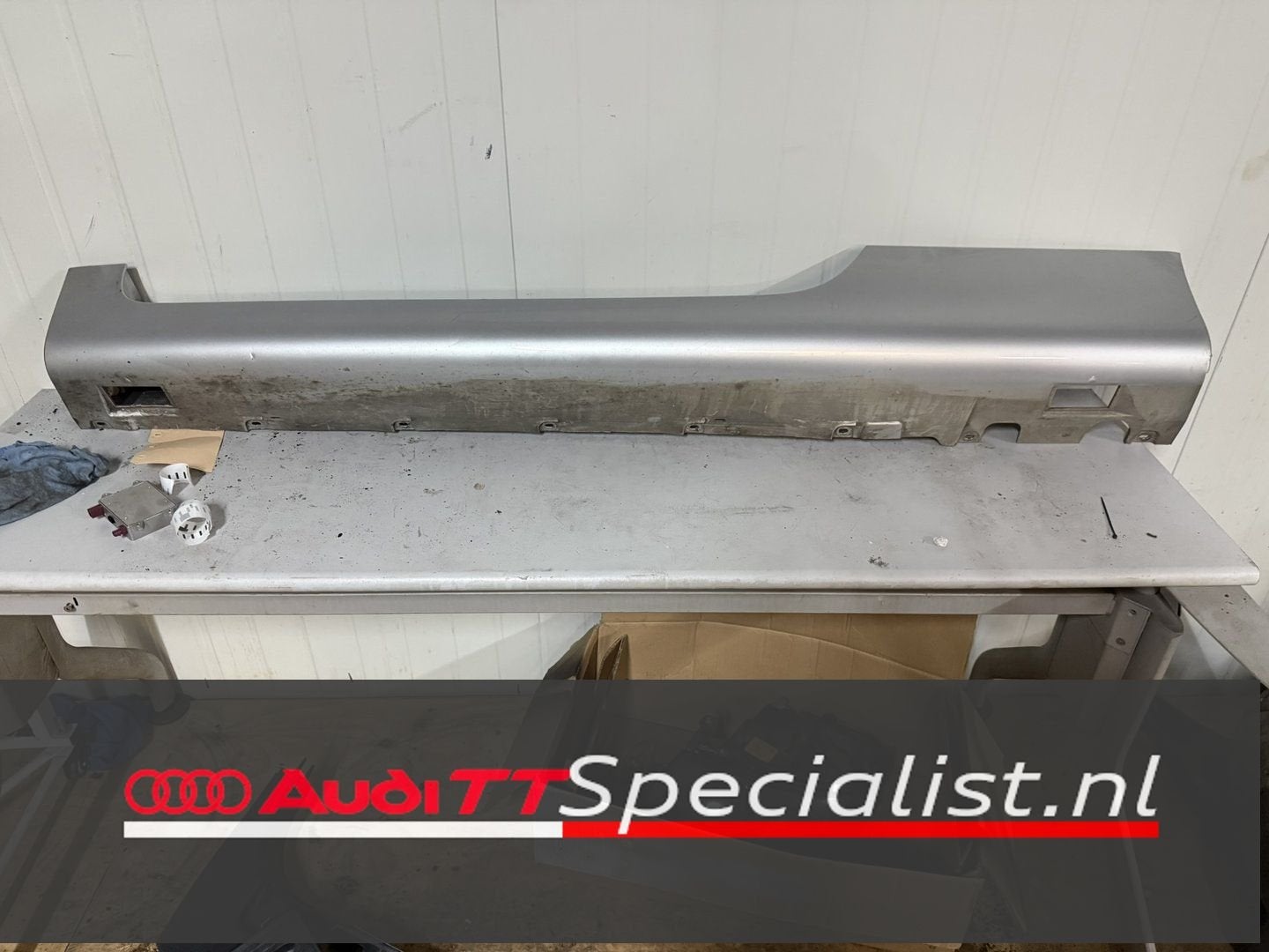Zijskirt links zilvergrijs LY7W Audi TT MK2 8J, Gebruikt, -, Links, Bumper