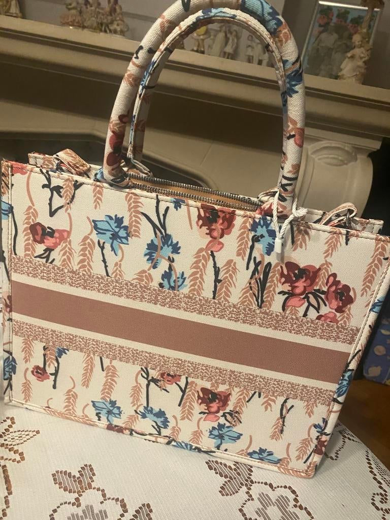 Mooie nieuwe italiaanse dames tas, Handtassen en Accessoires, Tassen | Damestassen, Ophalen of Verzenden
