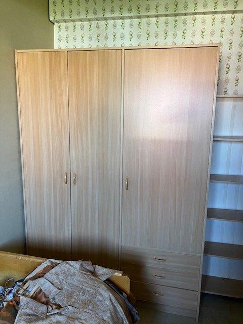 kledingkast met kledingkast, Ophalen, 100 tot 150 cm, 200 cm of meer, Zo goed als nieuw