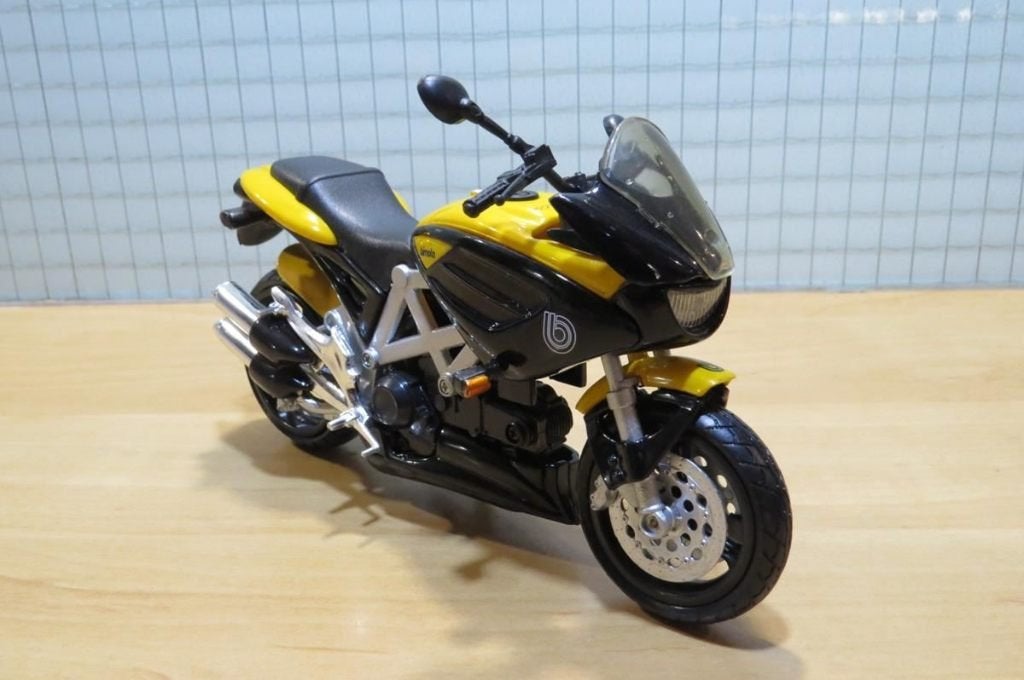 Bimota Mantra yellow 1:12 new ray, Hobby & Loisirs créatifs, Voitures miniatures | 1:5 à 1:12, Neuf, Moteur, 1:9 à 1:12, Enlèvement ou Envoi