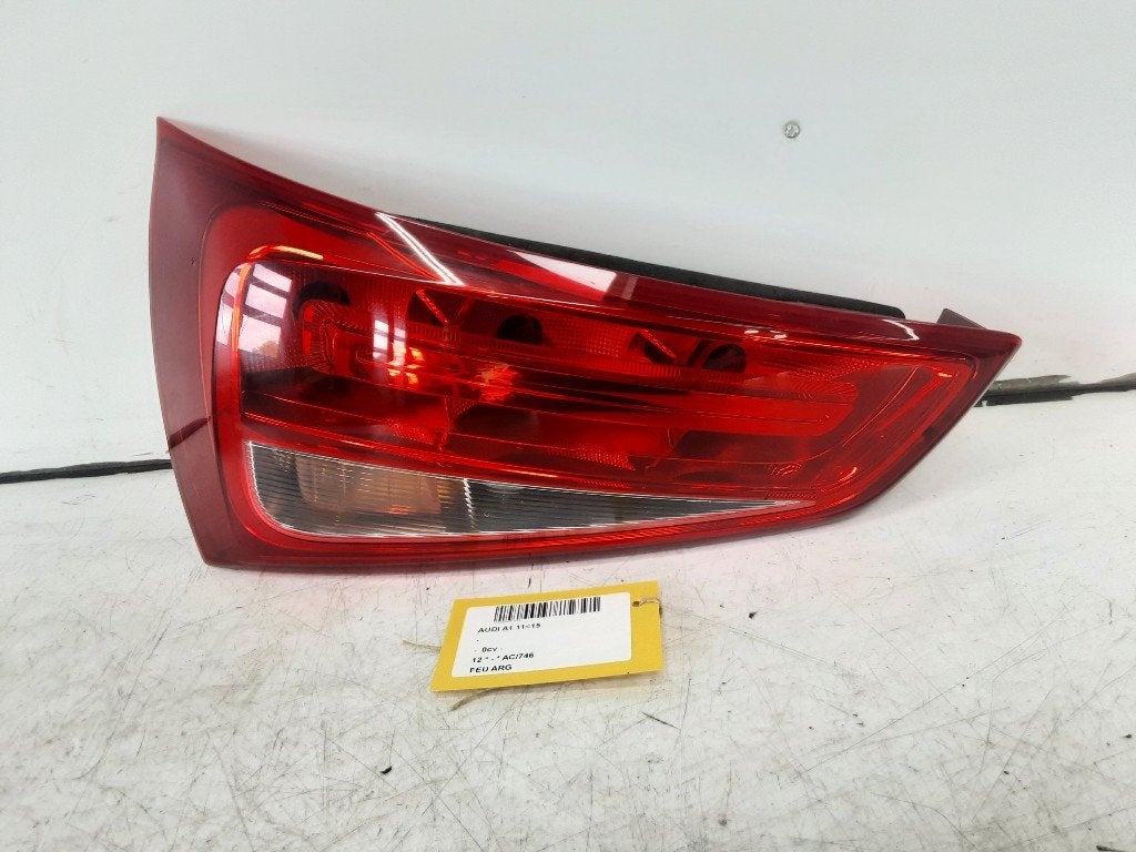 ACHTERLICHT LINKS Audi A1 Sportback (8XA / 8XF) (8X0945093), Info@audi.de, Audi, Audi AG, Gebruikt