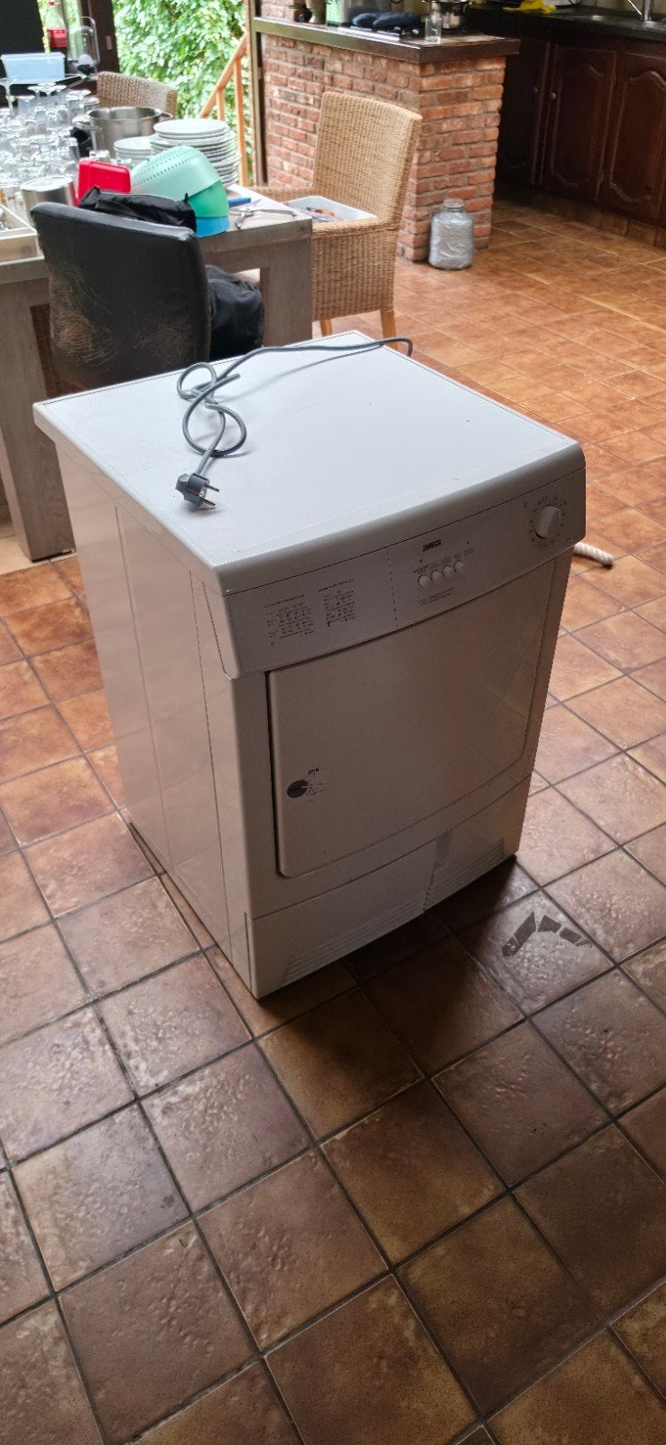 Droogkast voor klein gezin, Elektronische apparatuur, Droogkasten, Gebruikt, 4 tot 6 kg, Ophalen of Verzenden, Voorlader