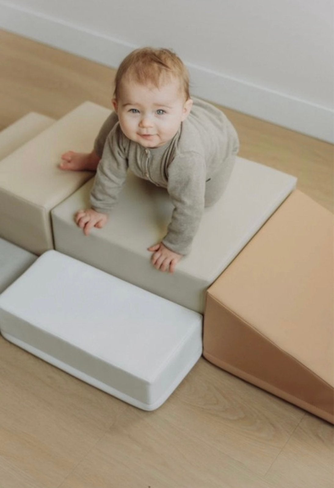 HENVAE baby speelset 5-delig in perfecte staat, Kinderen en Baby's, Speelgoed | Educatief en Creatief, Ophalen of Verzenden, Zo goed als nieuw