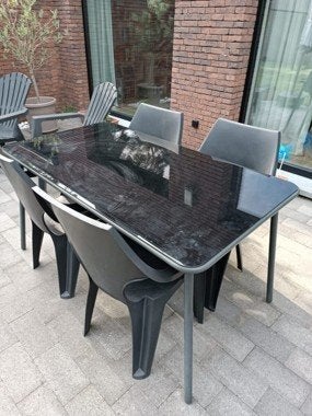 Tuinset — tafel met glazen blad en 4 stoelen, Ophalen, Tuinset