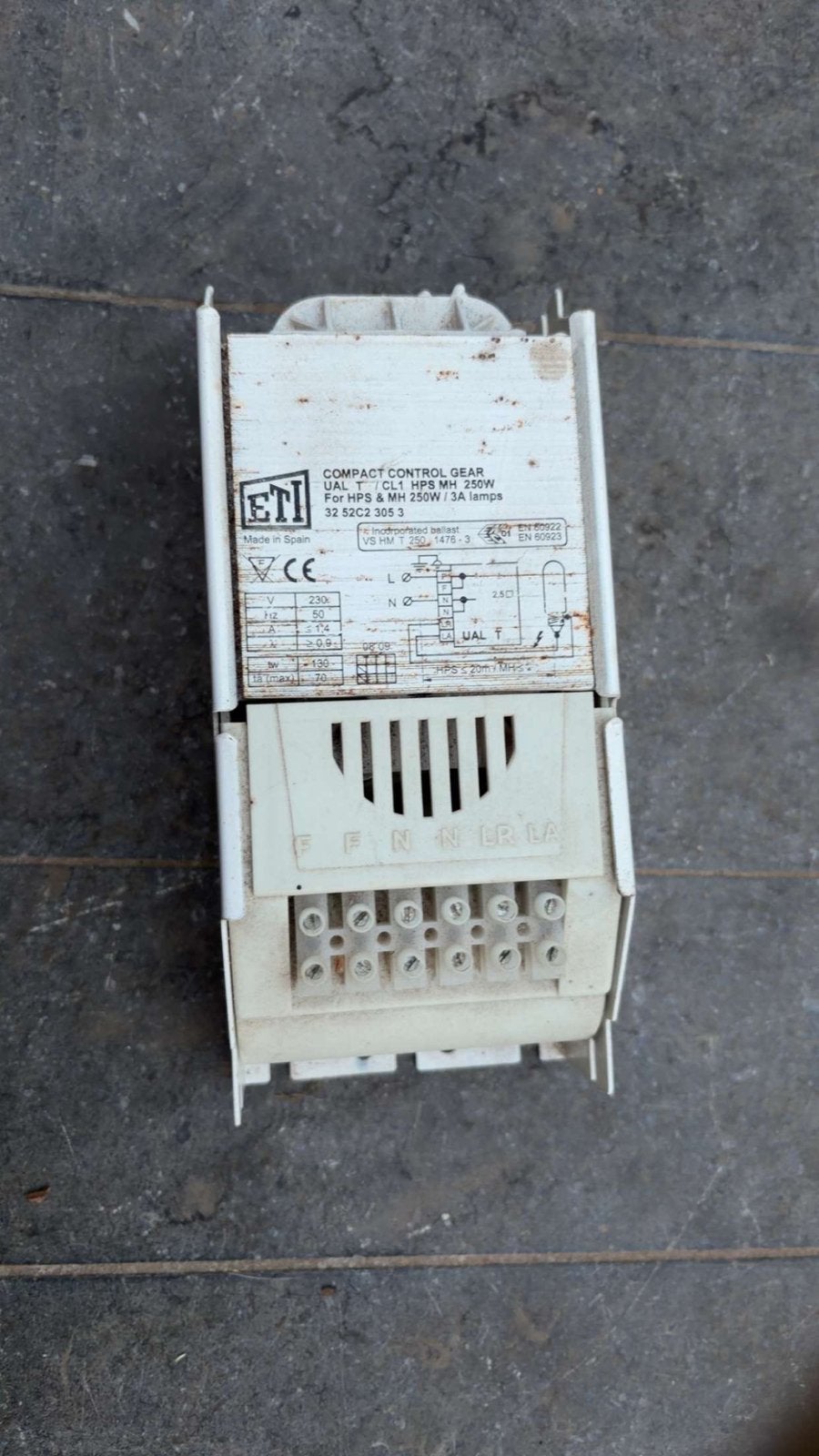 Ballast électronique ETI 250W HPS/MH – Très bon état, Enlèvement, Comme neuf