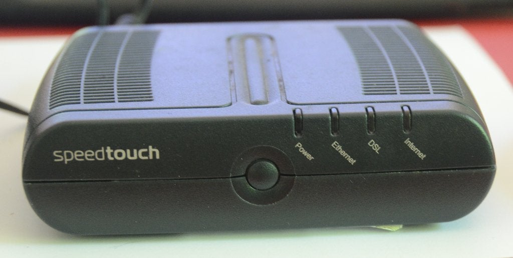 modem - routeur, Informatique & Logiciels, Routeurs & Modems, Utilisé, Routeur avec modem, Enlèvement