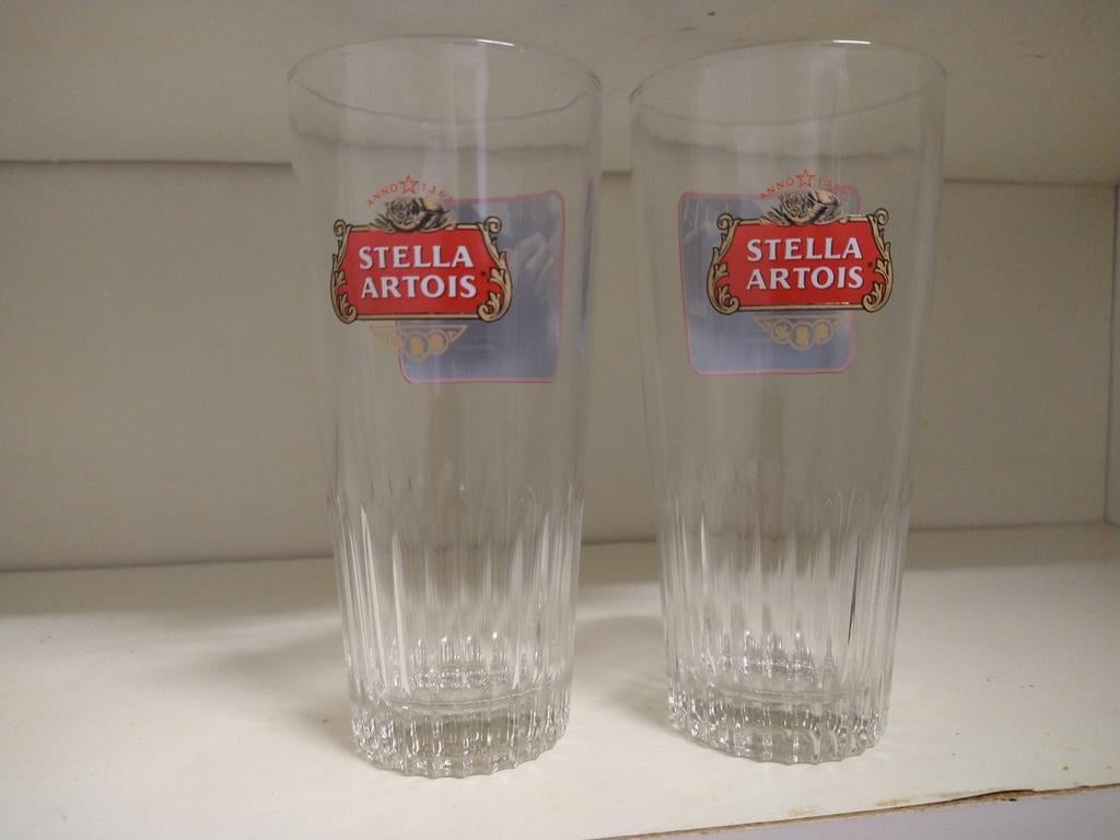 2 Stella Artois bierglazen., Ophalen of Verzenden, Zo goed als nieuw, Bierglas