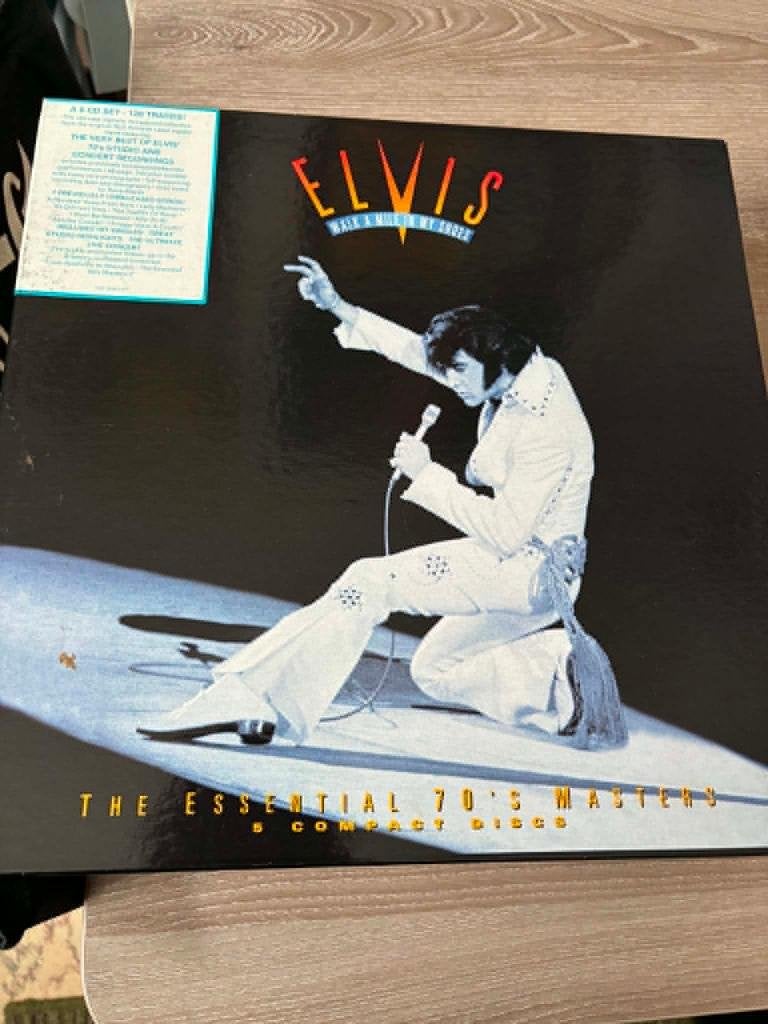 Elvis 5cdbox, The essential 70's masters, + boek, CD & DVD, Enlèvement ou Envoi, Rock 'n' roll, Comme neuf, Coffret