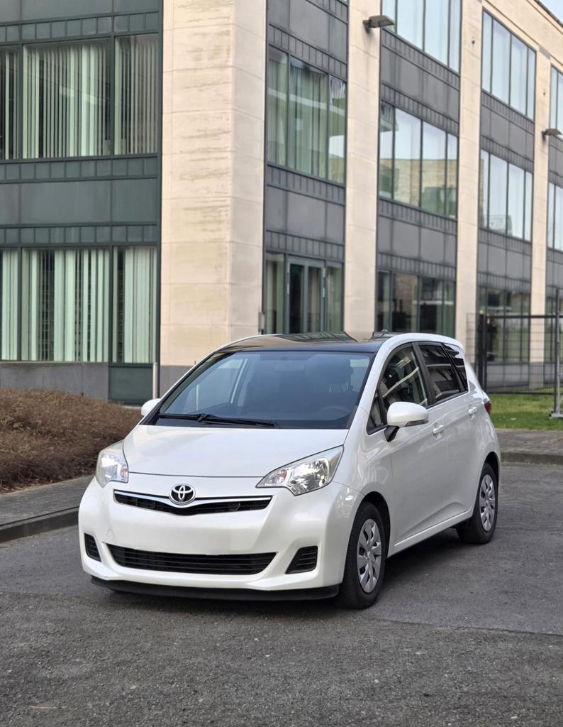 Toyota Verso-s Benzine Automaat-Euro 5, Auto's, Automaat, Euro 5, Wit, Bedrijf