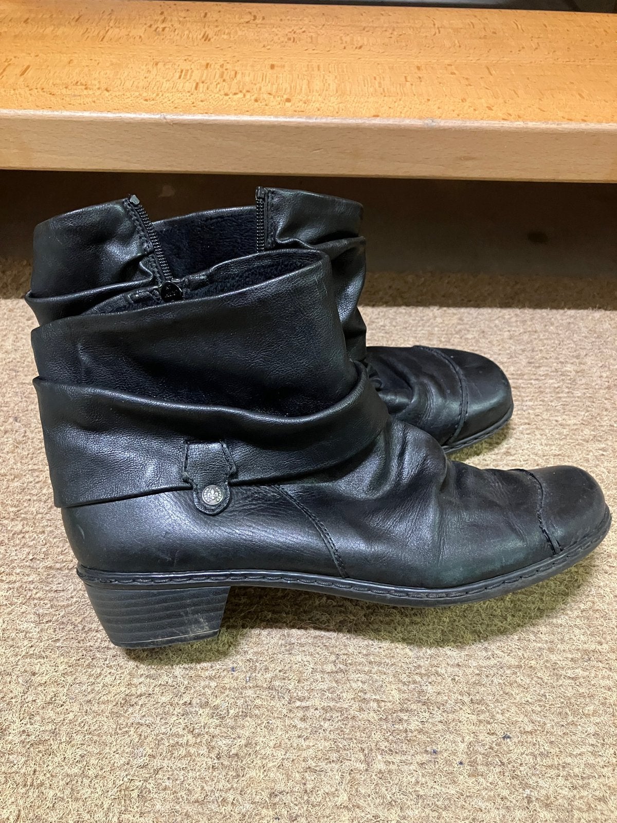 Zwarte botjes / laarzen / enkel laarzen Rieker maat 41, Kleding | Dames, Ophalen of Verzenden, Zo goed als nieuw, Zwart