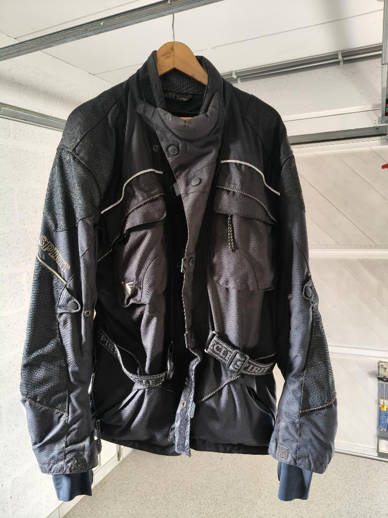Motorkledij Jasmaat L,Broekmaat 48,Helm 56/57, schoenmaat45, Motos, Vêtements | Vêtements de moto, Enlèvement, Hommes