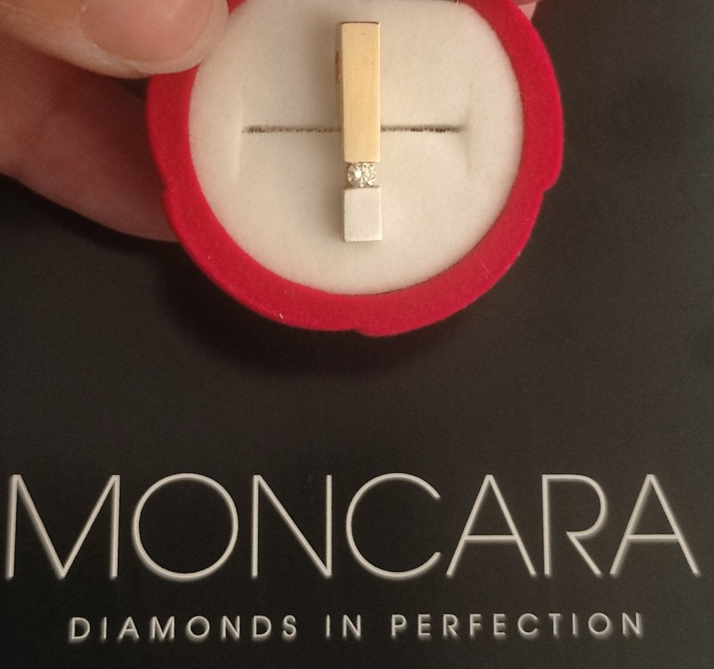 Designhanger met gesigneerde diamant  MONCARA, Ophalen, Geel, Nieuw, Met edelsteen