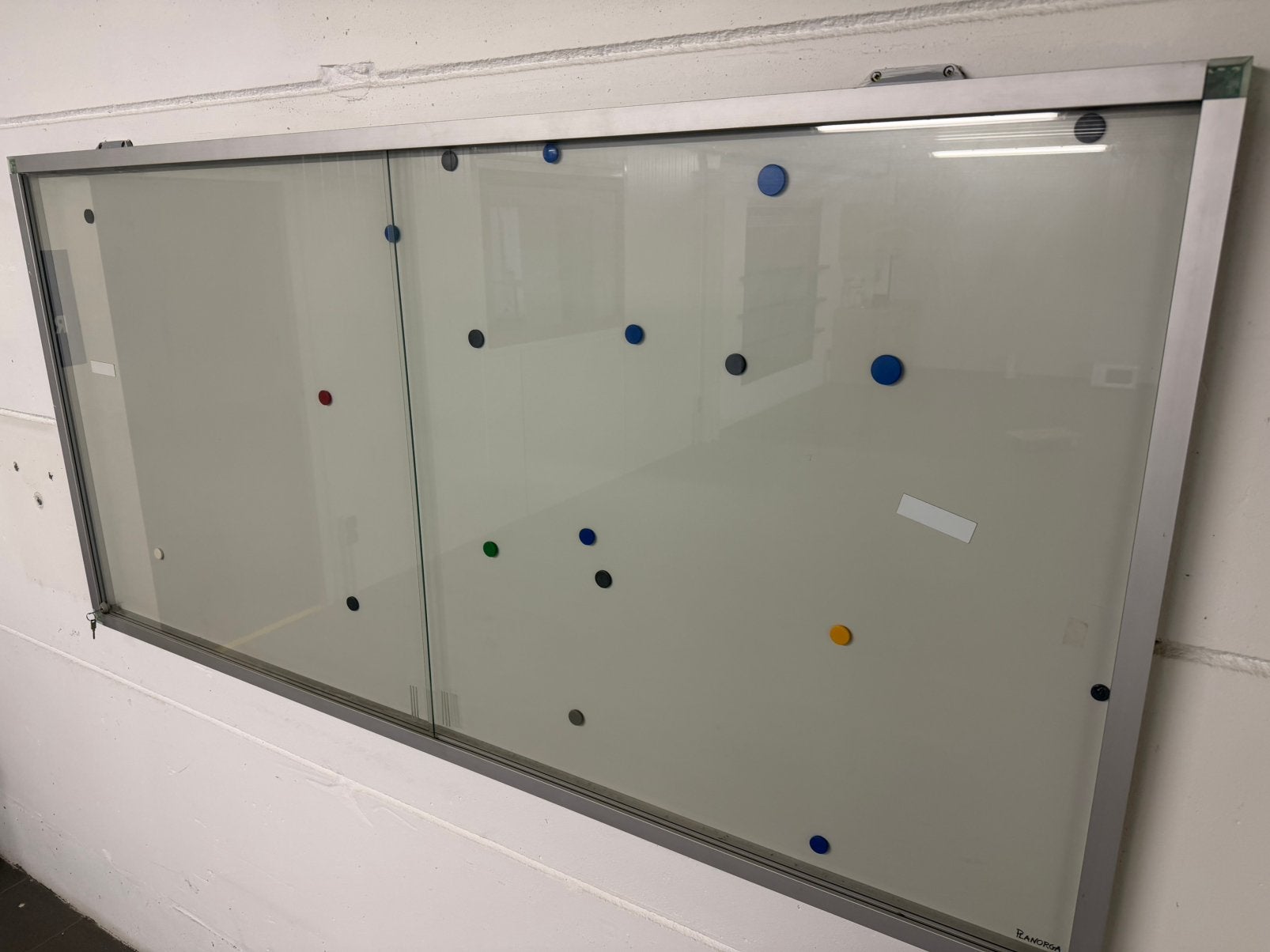 TABLEAU MAGNÉTIQUE 95x200 cm, Enlèvement, Comme neuf