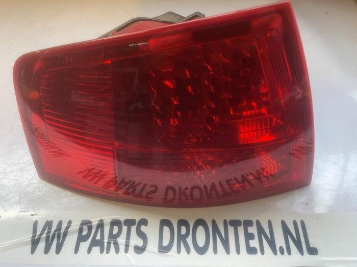 Feu arrière gauche d'un Audi A8, -, 3 mois de garantie, Audi, Utilisé