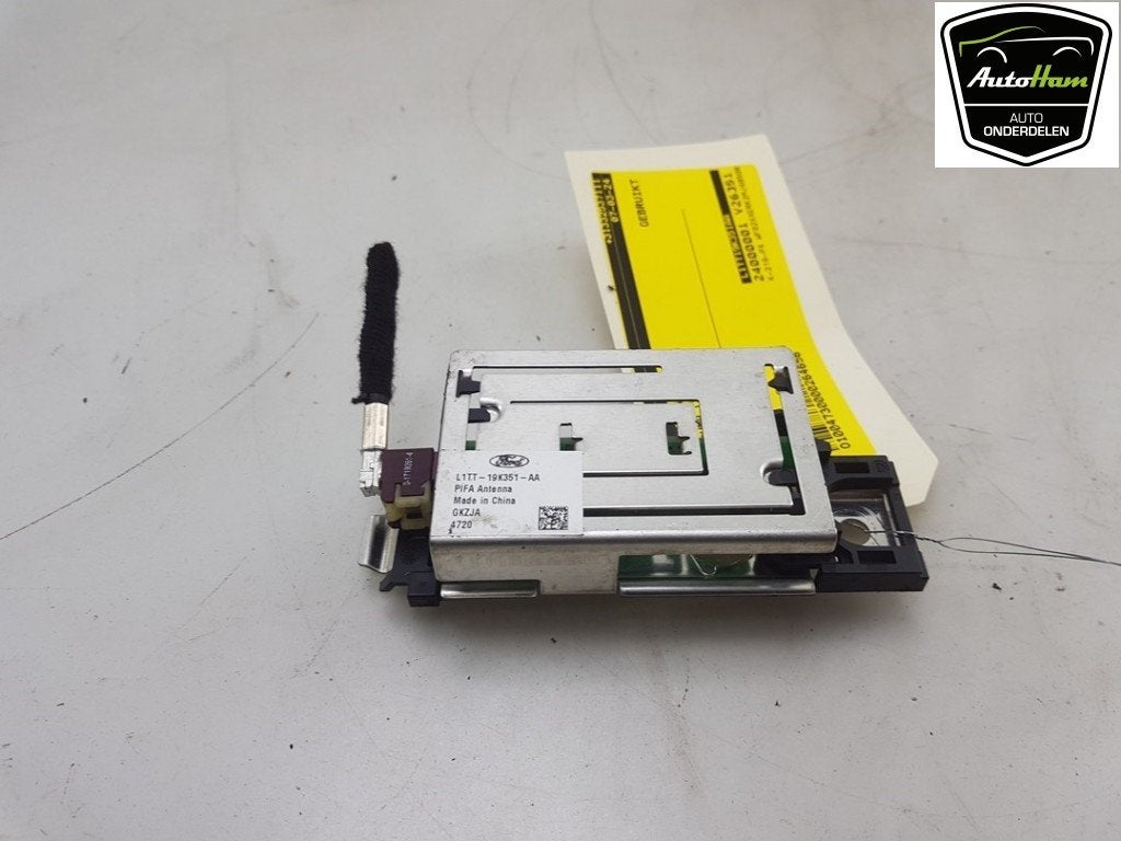 ANTENNE Ford Puma (01-2019/-) (|L1TT19K351AA|2412932|), Auto-onderdelen, Gebruikt, Henry-Ford-Straße  1
50735  Köln, DE, Ford-Werke GmbH