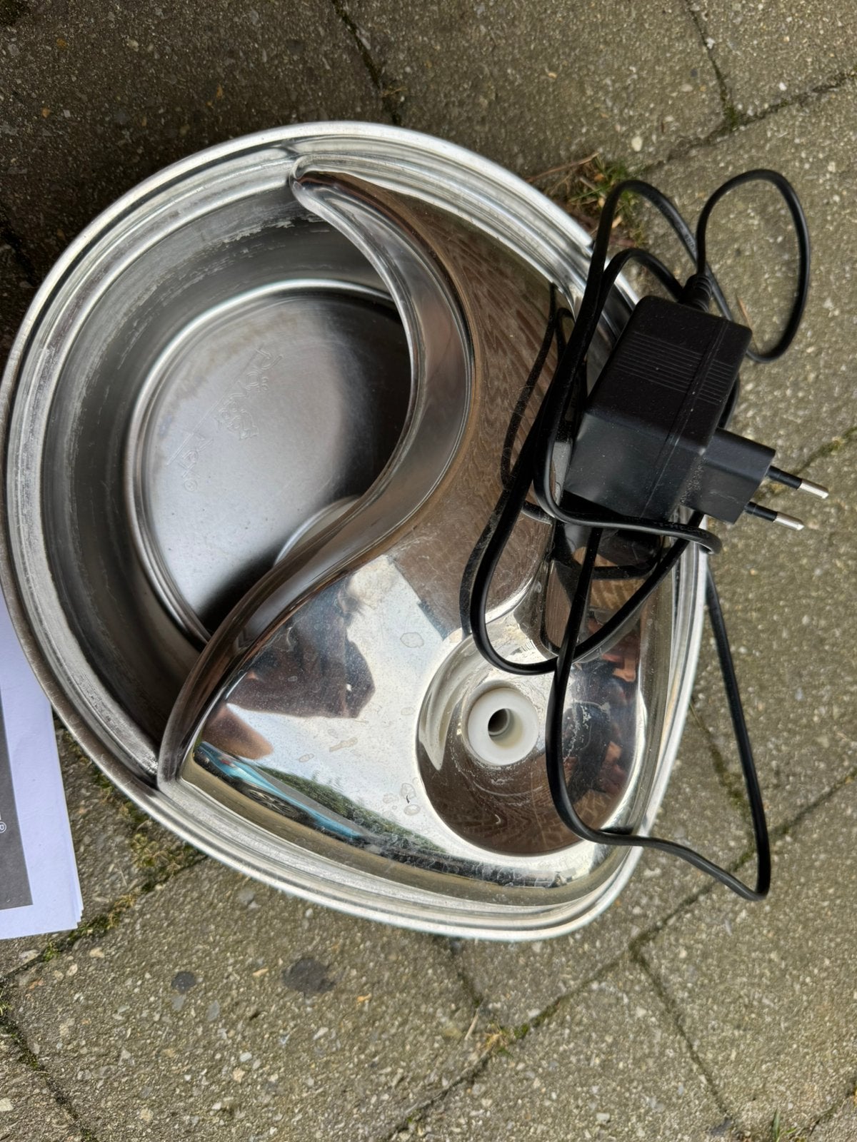 Waterfontijn voor kat of kleine hond., Ophalen, Zo goed als nieuw