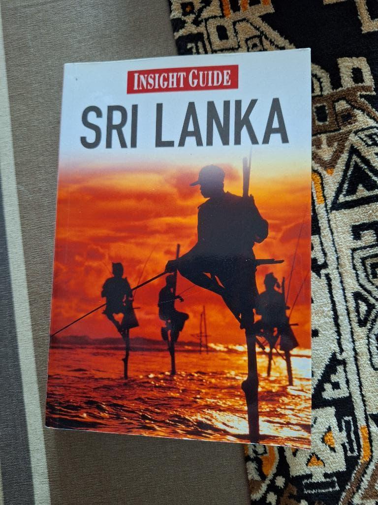 2 prachtige reisgidsen : Insight Guide in NL, Livres, Guides touristiques, Guide ou Livre de voyage, Autres marques, Comme neuf