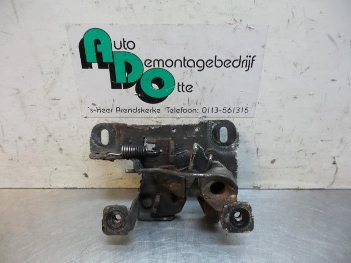 Mécanique de verrouillage capot d'un Audi A4 (A4 95-), Autos : Pièces & Accessoires, -, 3 mois de garantie, Audi, Utilisé