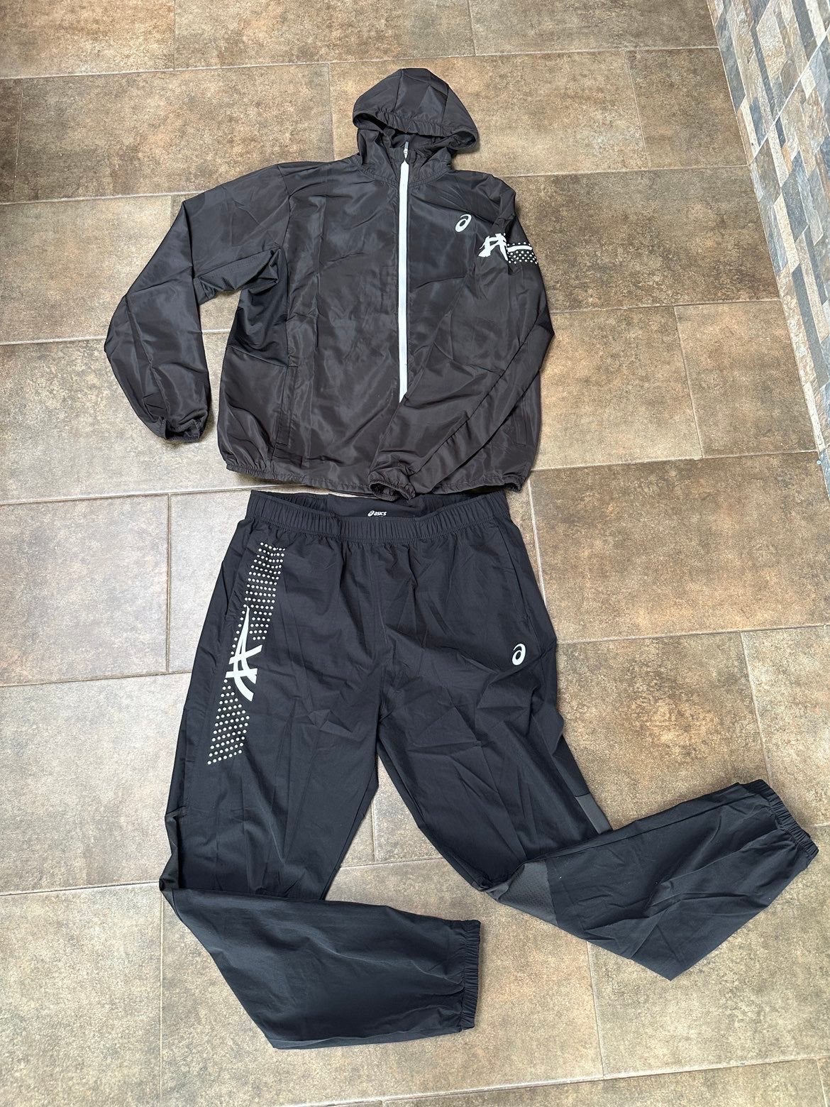 Survêtement Asics, Vêtements | Hommes, Enlèvement ou Envoi, Neuf, Taille 48/50 (M), Noir