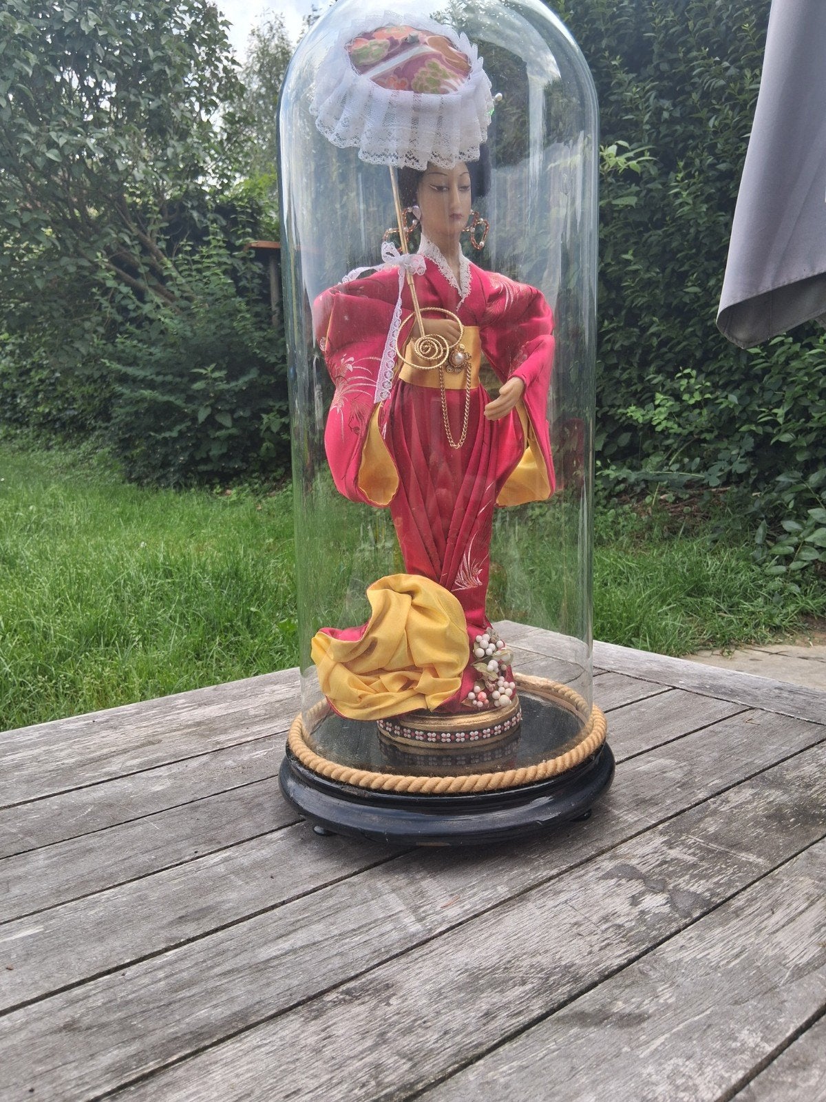 Geisha Japans Wassen Beeldje Onder Glazen Stolp (Bieden Mag), Enlèvement