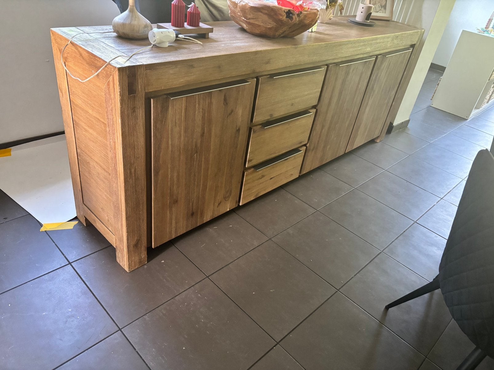 Houten zware dressoir 2,30 meter L, Huis en Inrichting, Ophalen, Zo goed als nieuw