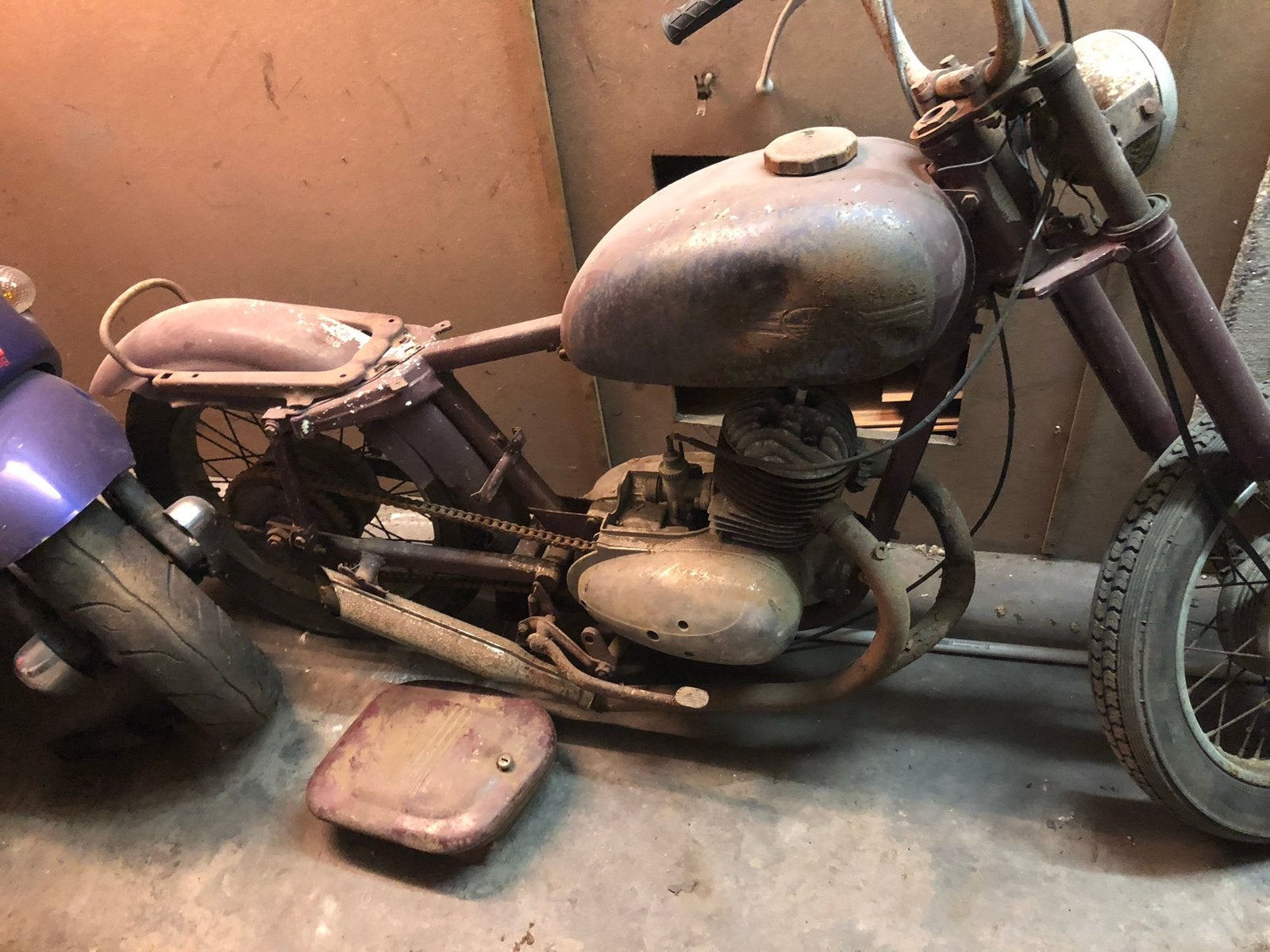 Jawa bj 1959, Enlèvement ou Envoi